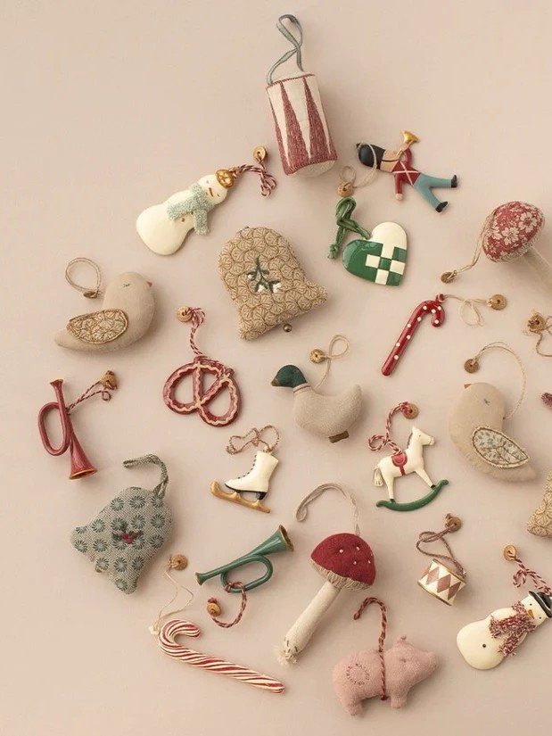 Maileg - bożonarodzeniowa dekoracja metalowa trąbka Red