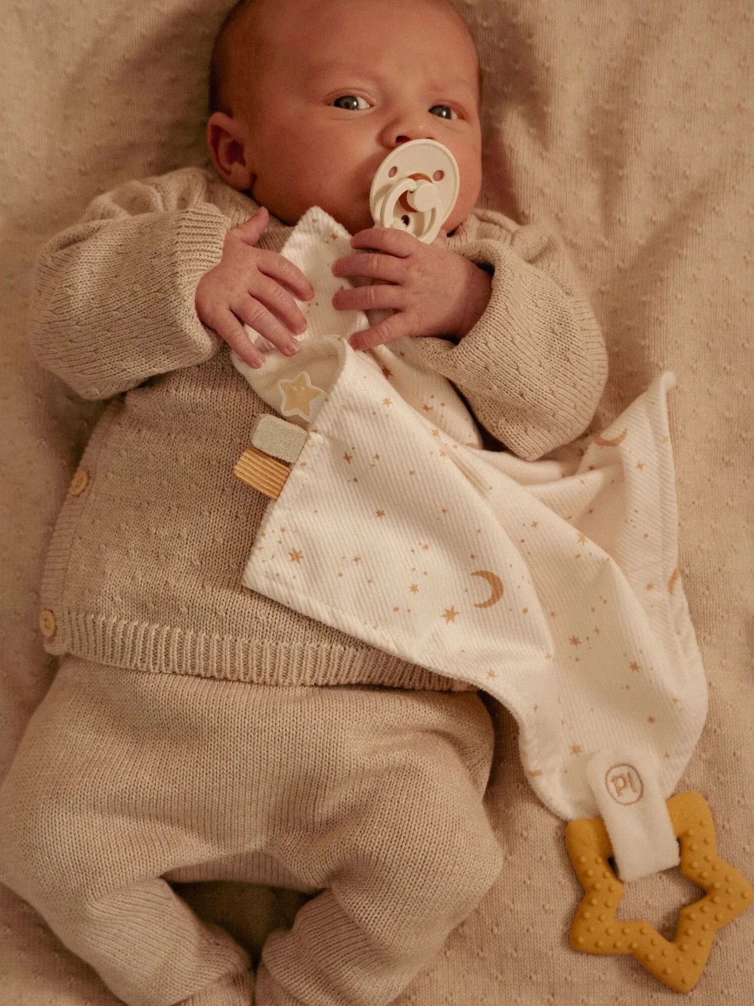 Little Dutch - przytulaczek z zawieszką do smoczka i gryzakiem Newborn Naturals