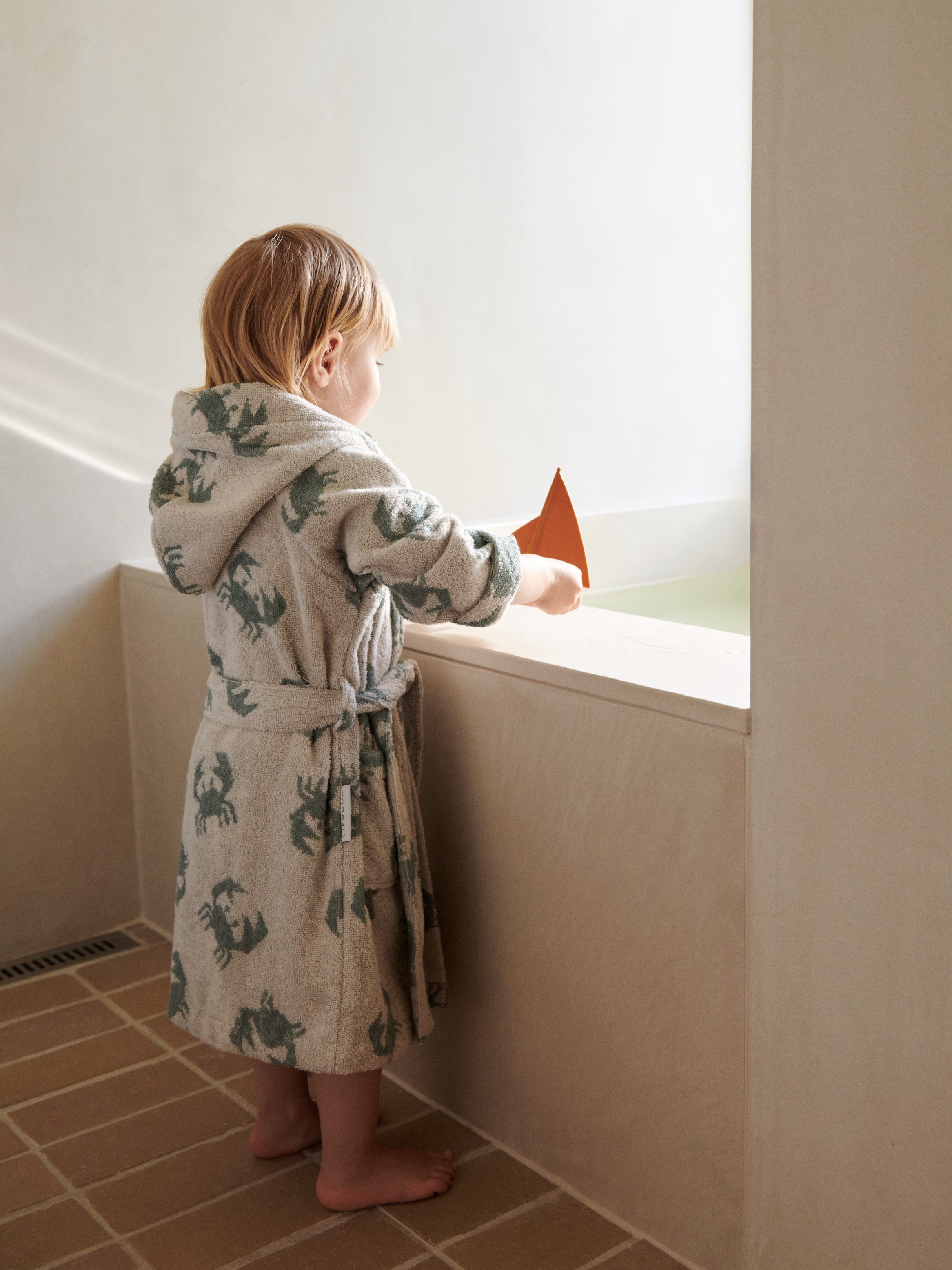 Liewood - szlafrok dziecięcy Lilana Yarn Dyed Bathrobe Crab Sandy