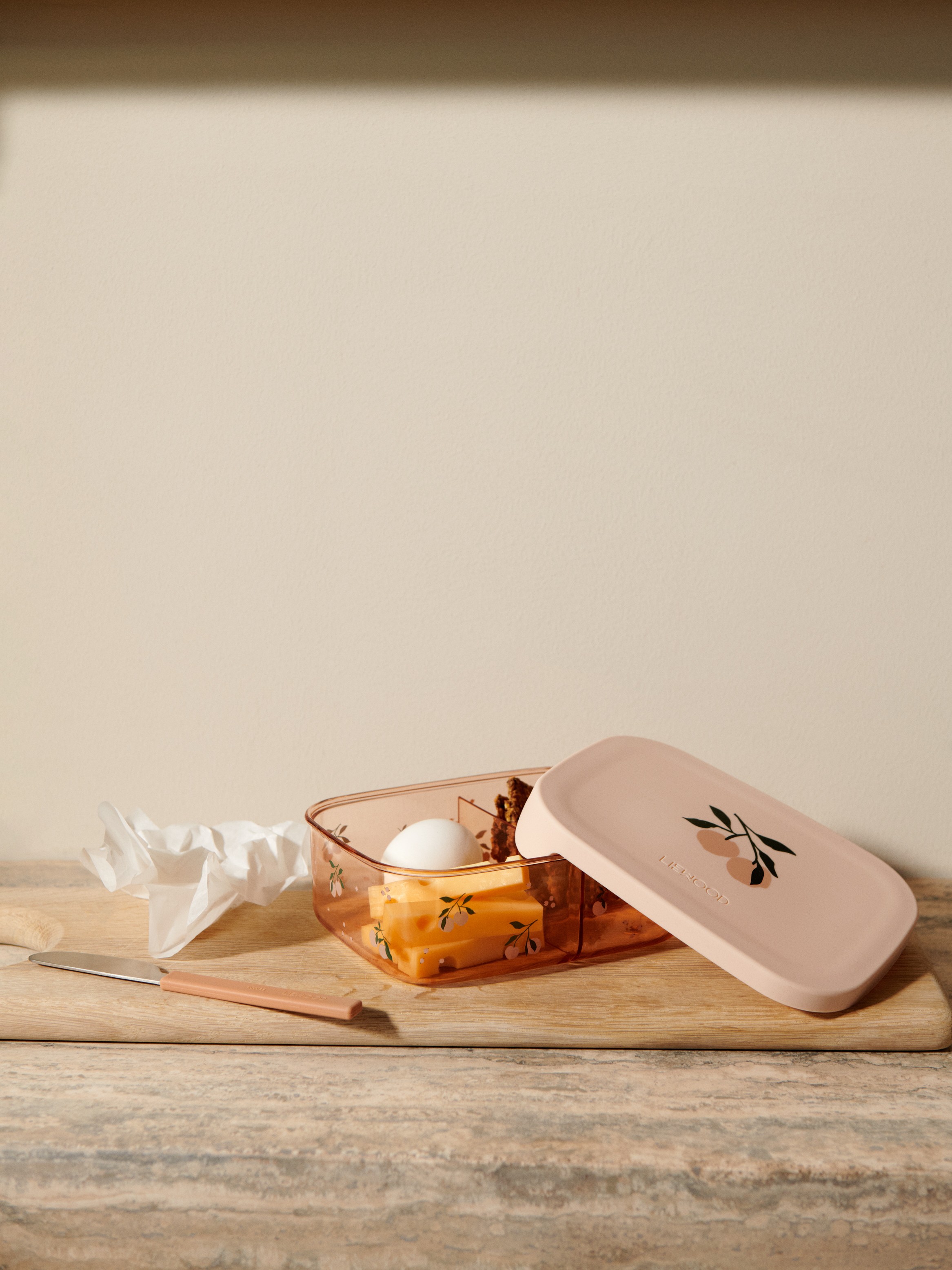 Liewood - pojemnik na jedzenie dla dzieci tritanowy Arthur Peach Sea shell