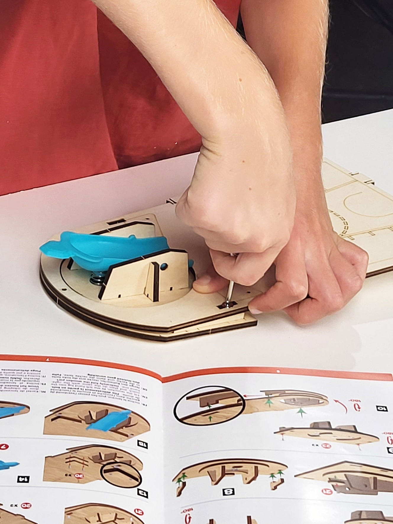 Buki - elektroniczna mini koszykówka z grami Buki - elektroniczna mini koszykówka z grami