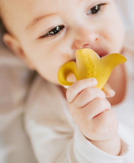 Oli&Carol - gryzak dla niemowląt mini banan Anita Bananita