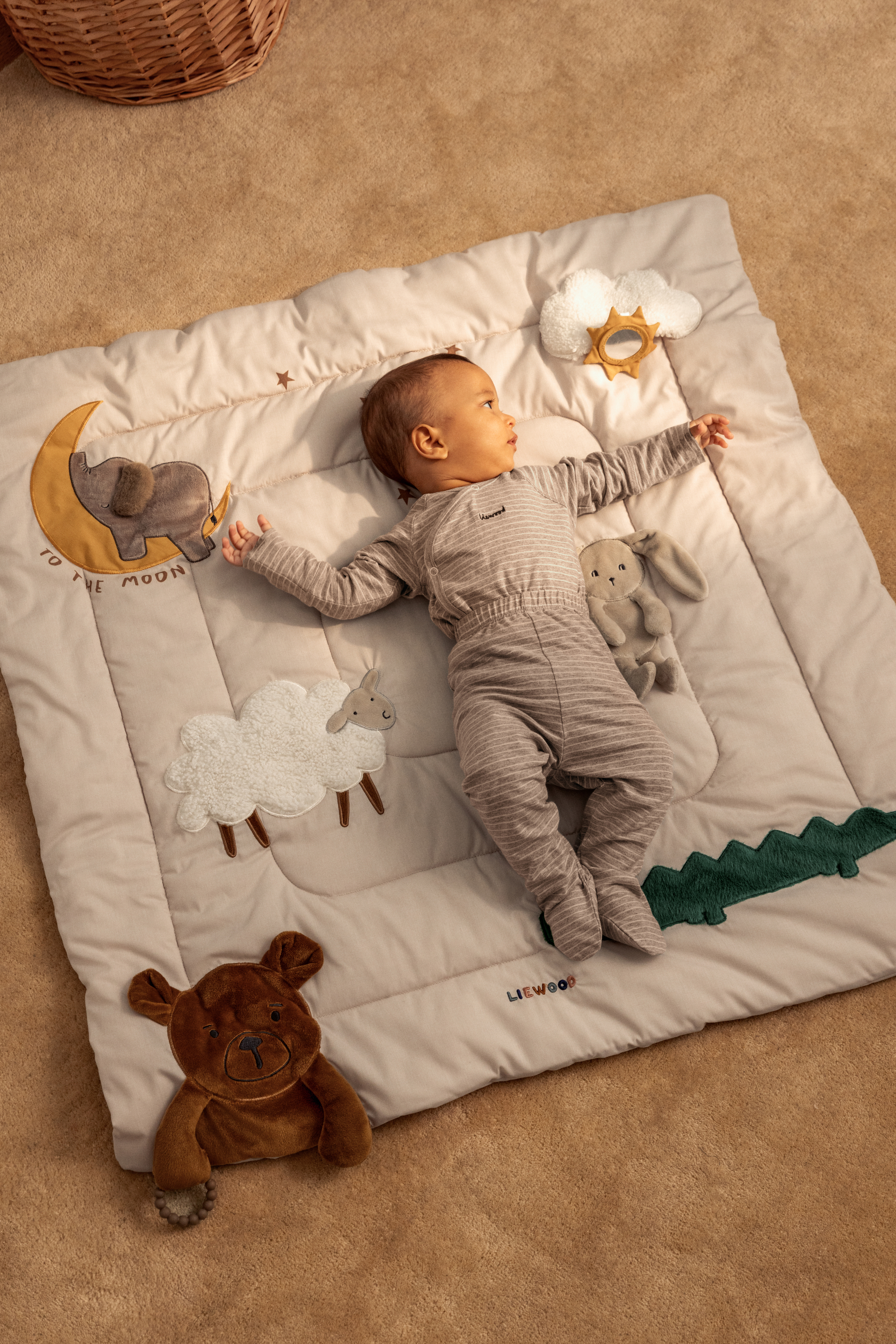 Liewood - mata edukacyjna dla niemowląt Bernet Classic Activity Blanket