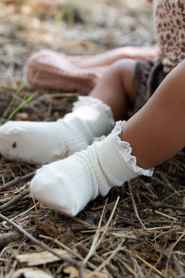 Bamboom - bambusowe skarpetki z koronką dla dziewczynki kremowe Bamboom - bambusowe skarpetki z koronką dla dziewczynki kremowe