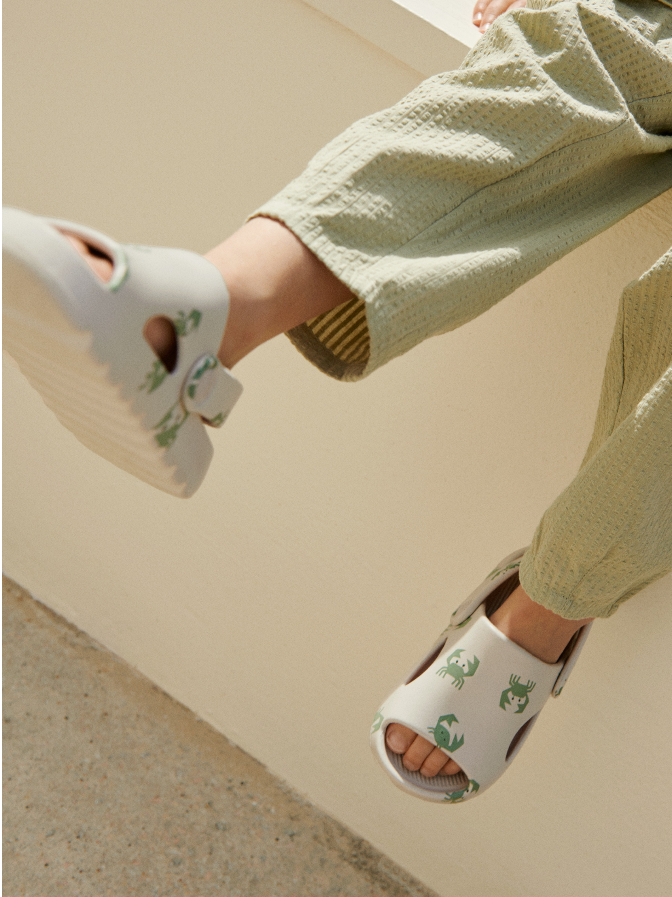 Liewood - sandały dziecięce Morris Crab sandy