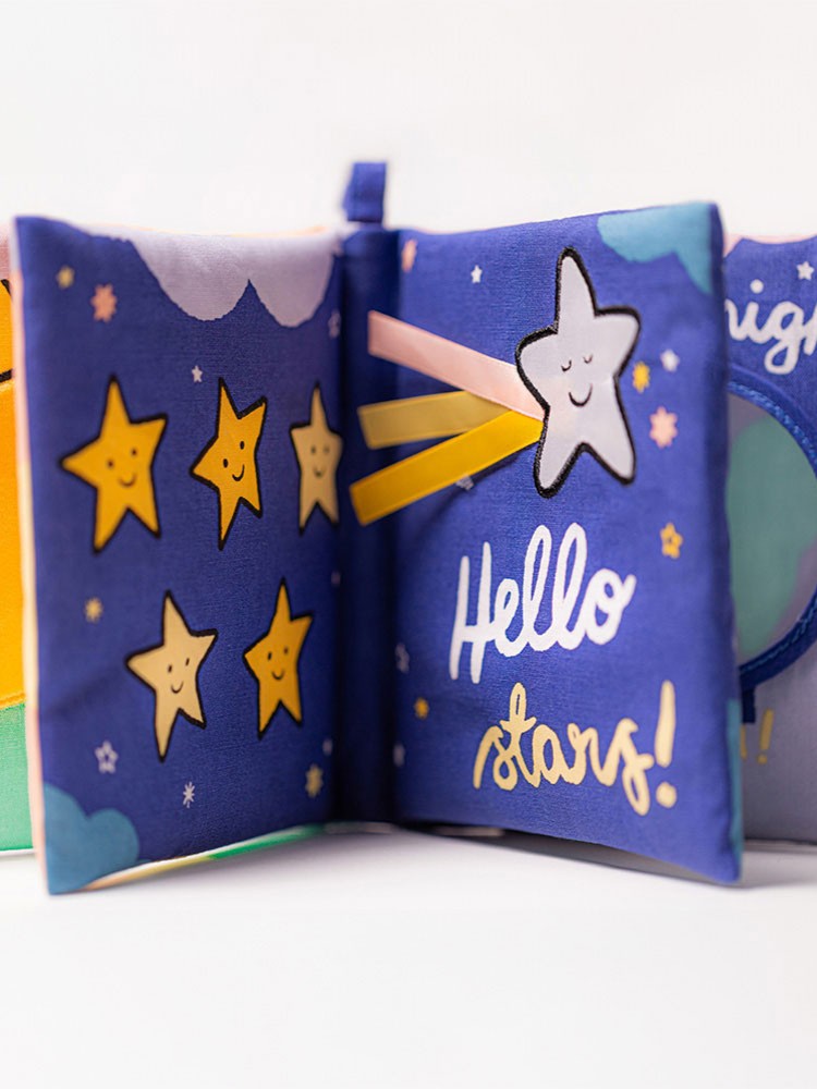 Książeczka sensoryczna Jellycat „Hello Moon” Książeczka sensoryczna Jellycat „Hello Moon”