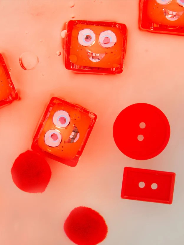 Glo Pals - zabawka do kąpieli czerwone kostki sensoryczne świecące w wodzie Sammy