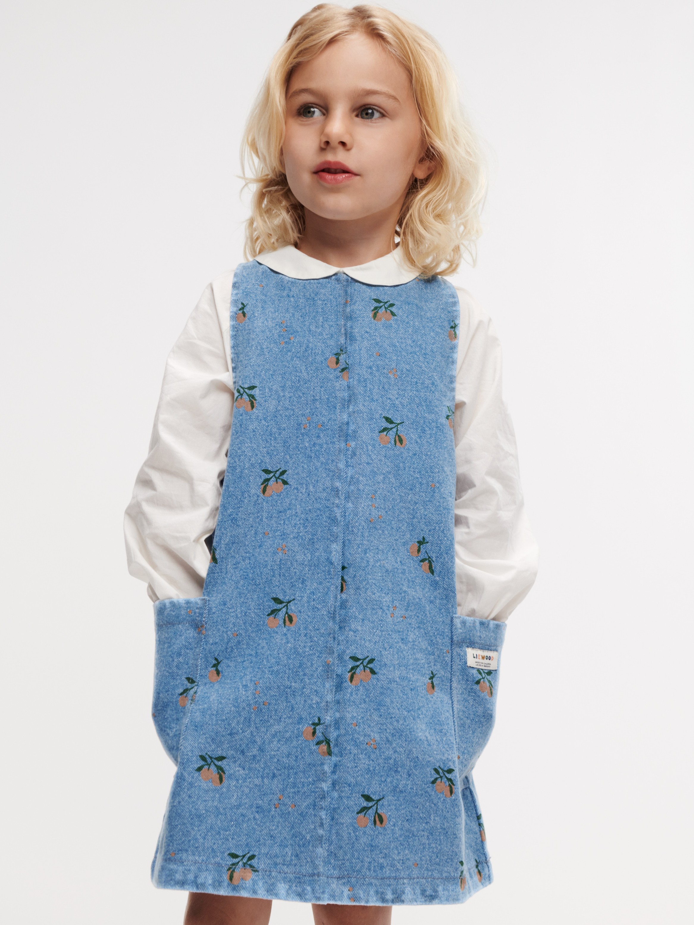 Liewood - sukienka jeansowa z nadrukiem Angelica light blue denim peach Liewood - sukienka jeansowa z nadrukiem Angelica light blue denim peach