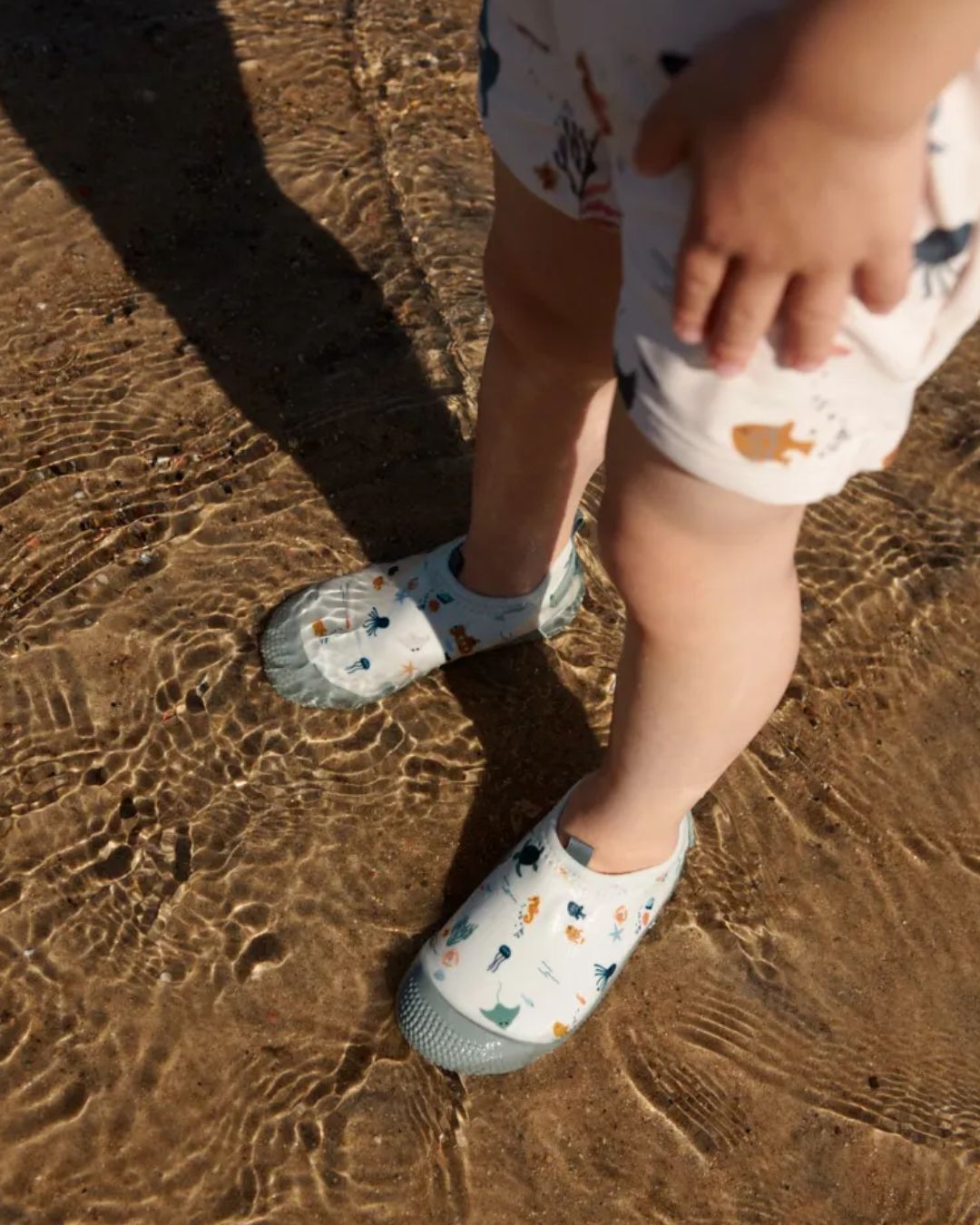 Liewood - buty do wody dziecięce Sanjia Sea Shoe sea creature sandy