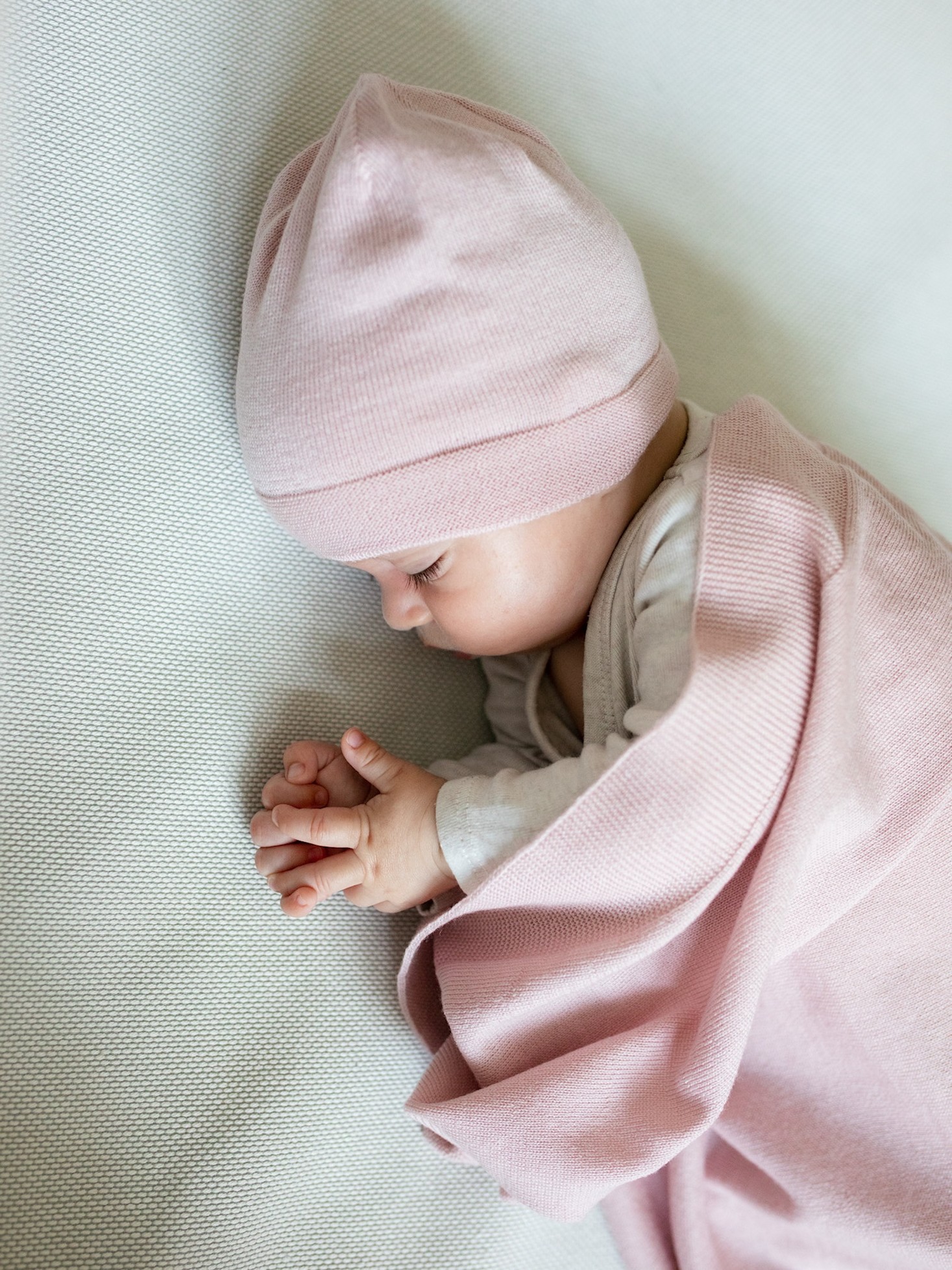 Yarnami - czapeczka niemowlęca merino Cozy różowa