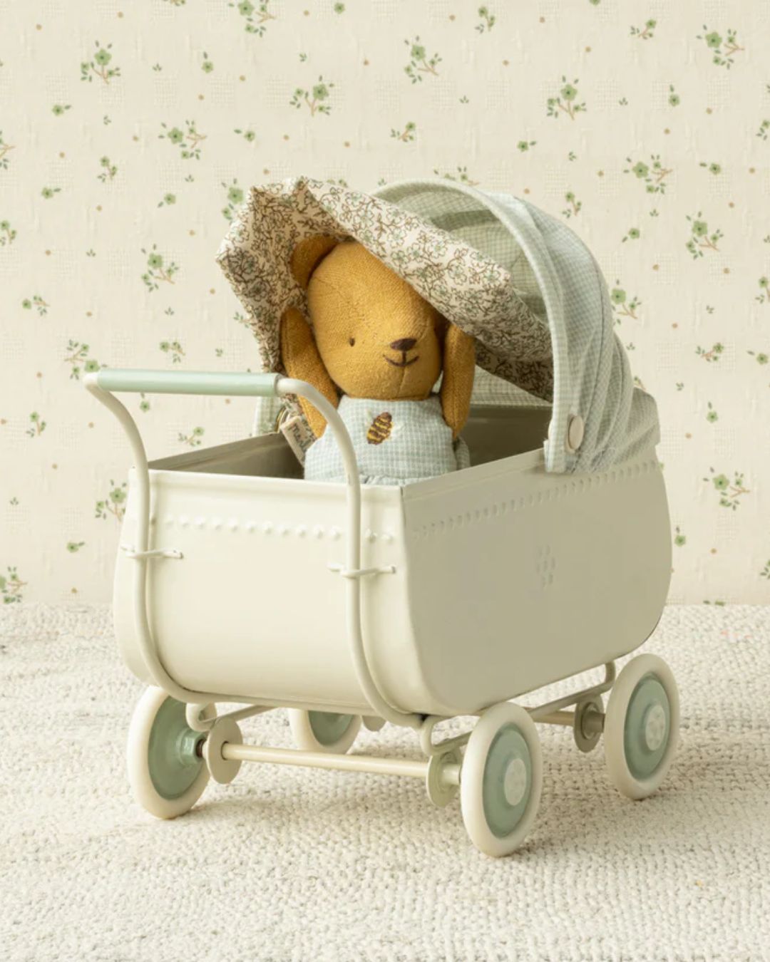 Maileg - metalowy wózek dla myszek 15cm - Micro pram blue