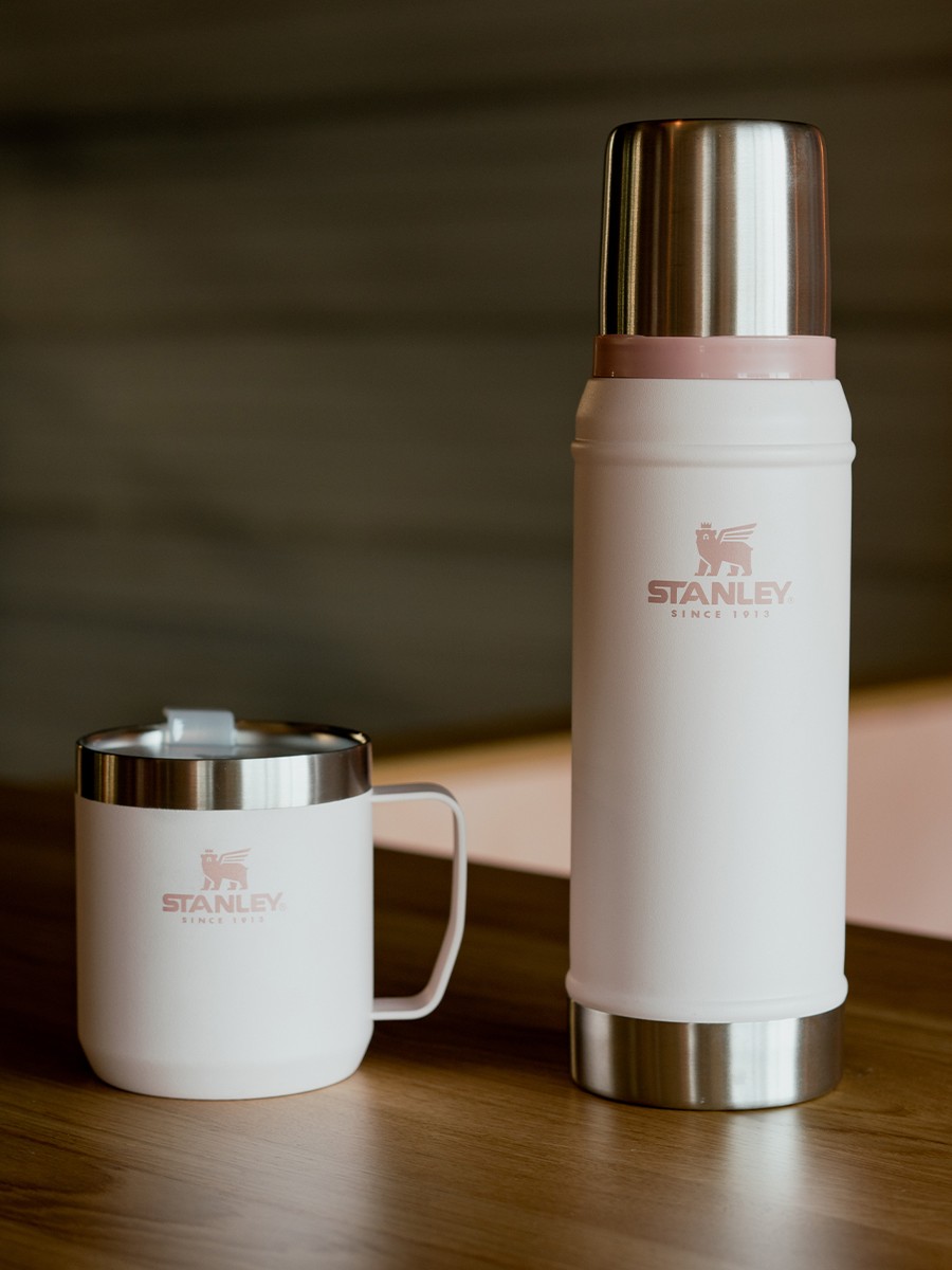 Stanley - kubek z uchem Legendary Classic Camp Mug 0.35 L Rose Quartz Stanley - kubek z uchem Legendary Classic Camp Mug 0.35 L Rose Quartz