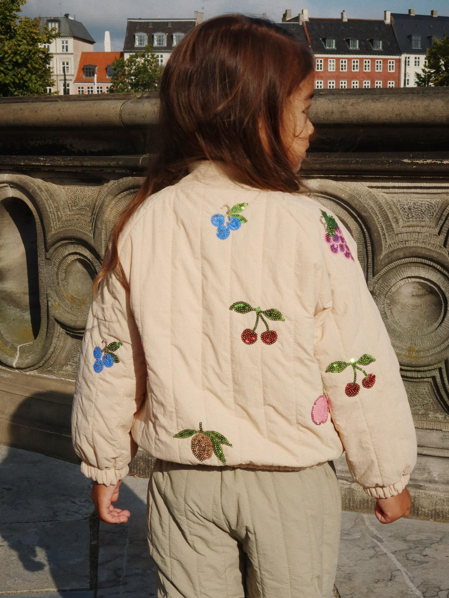 Konges Sløjd - pikowana kurtka bomberka Juno Sequin Bomber Jacket Frappé