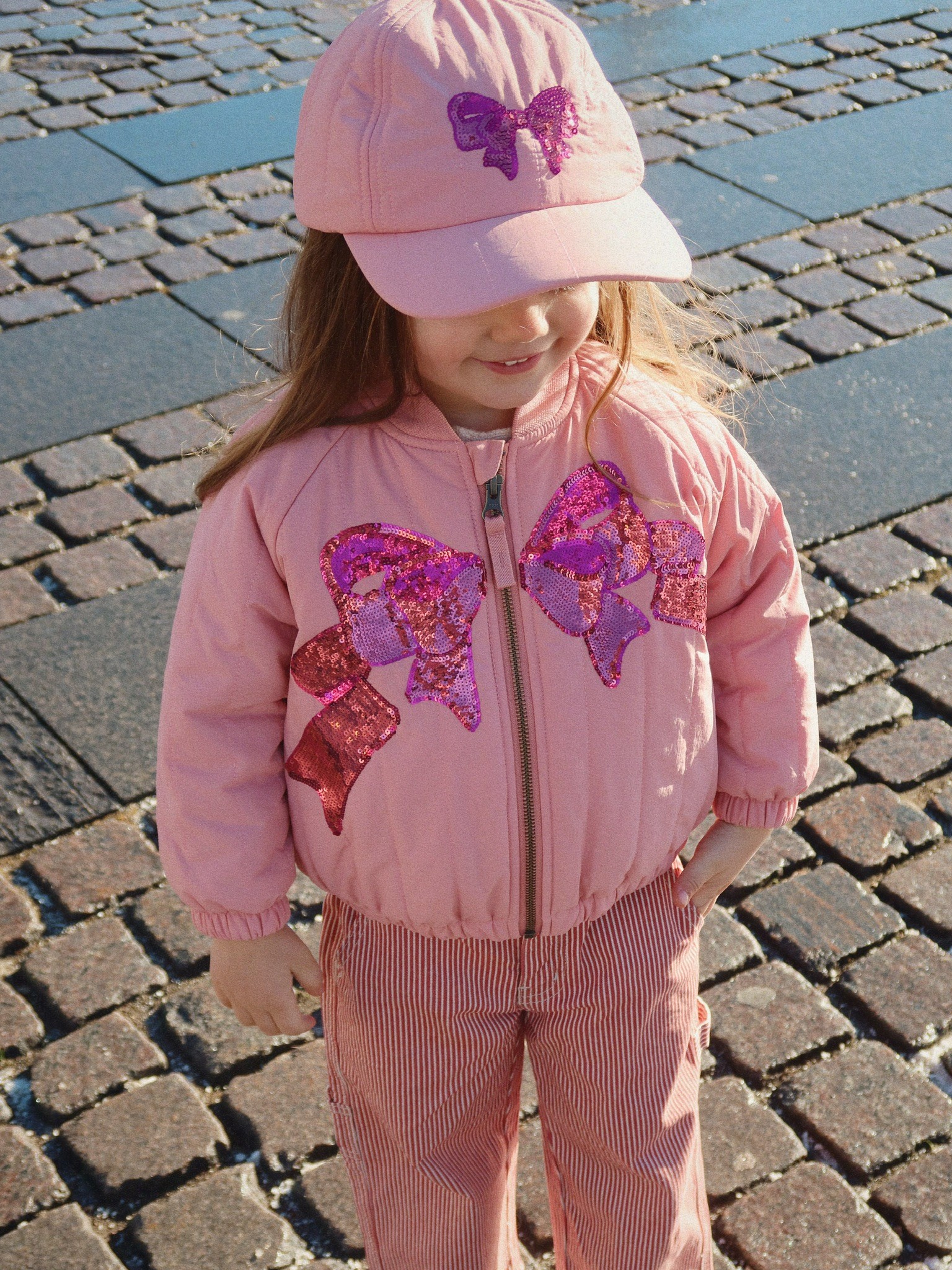 Konges Sløjd - pikowana kurtka bomberka Juno Sequin Bomber Jacket Rosette