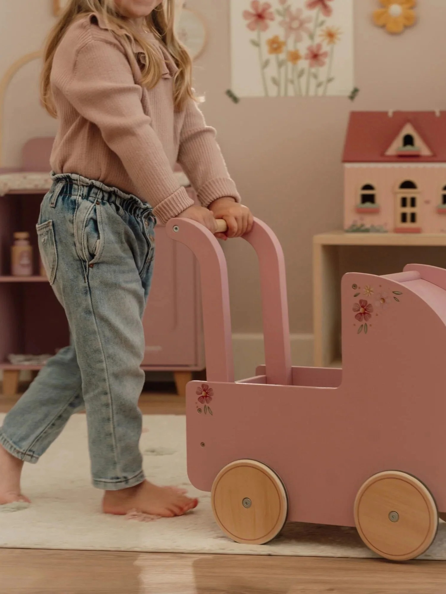 Drewniany wózek dla lalek Little Dutch z pościelą FSC Drewniany wózek dla lalek Little Dutch z pościelą FSC